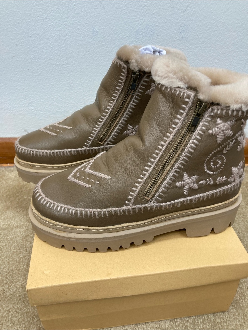 Laidback London Paisley Otter Leather Wheat Ankle Boots Size 39/9 New